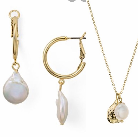 Aqua Bloomingdales pearl set of necklace/earrings - Picture 2 of 8